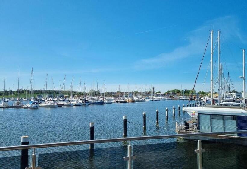 Дом 3 Спальни, Schwimmende Häuser Im Baltic Sea Resort