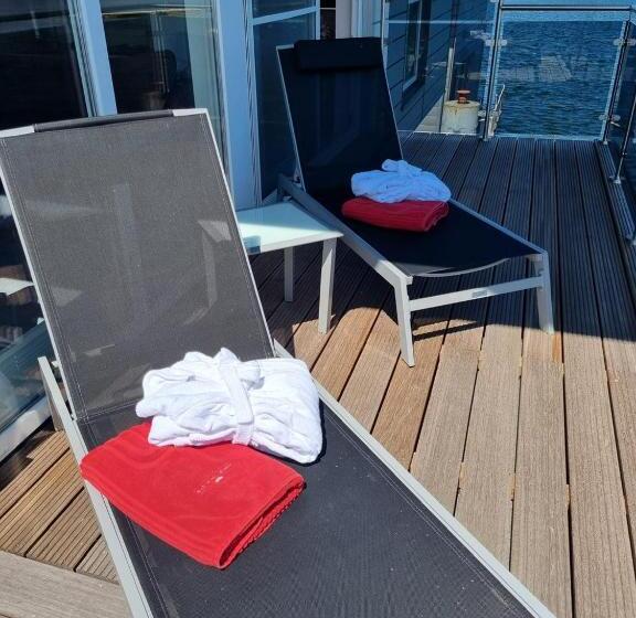 Suite with lake view, Schwimmende Häuser Im Baltic Sea Resort