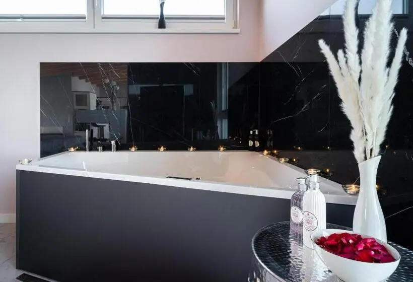 Suite with lake view, Schwimmende Häuser Im Baltic Sea Resort
