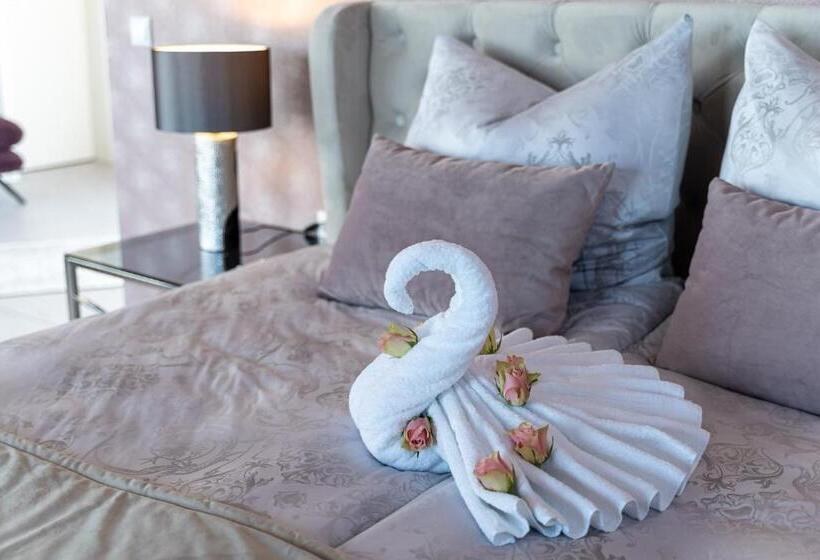 Suite with lake view, Schwimmende Häuser Im Baltic Sea Resort