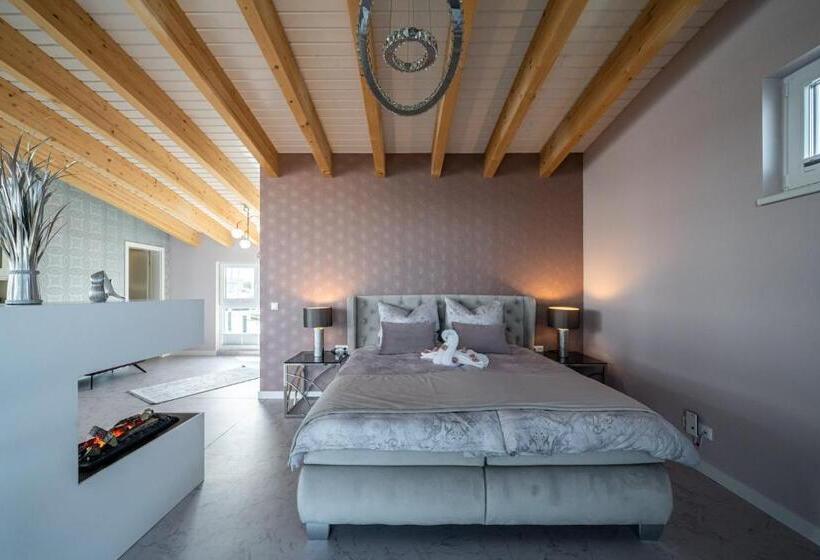 Suite with lake view, Schwimmende Häuser Im Baltic Sea Resort