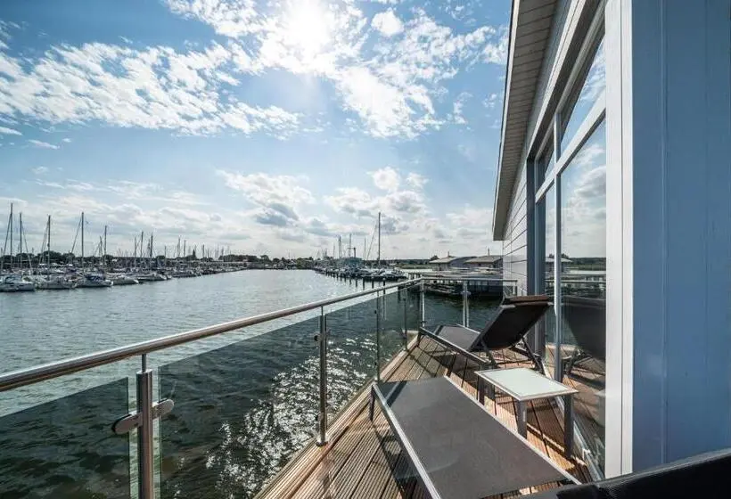 Suite with lake view, Schwimmende Häuser Im Baltic Sea Resort
