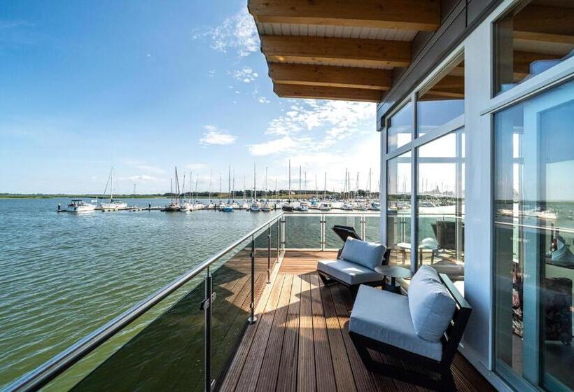 Suite with lake view, Schwimmende Häuser Im Baltic Sea Resort