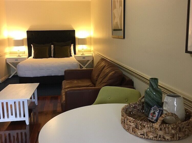 חדר אקזקיוטיב, The Arabella North Coast