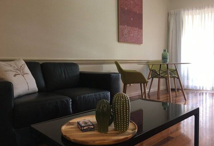 חדר אקזקיוטיב, The Arabella North Coast