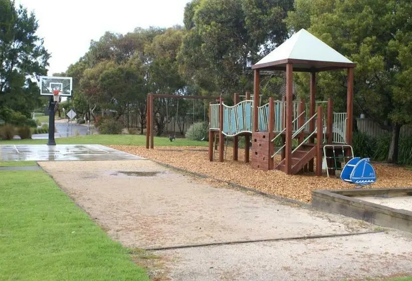 スリーベッドルーム　ヴィラ, Torquay Golf Retreats   Pool, Beach, Tennis, Golf