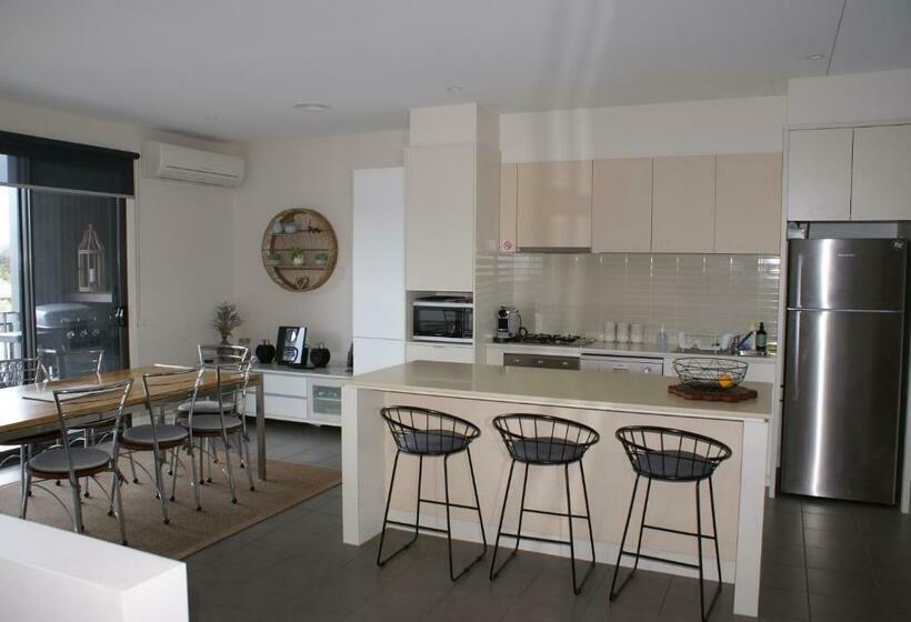 スリーベッドルーム ヴィラ, Torquay Golf Retreats   Pool, Beach, Tennis, Golf