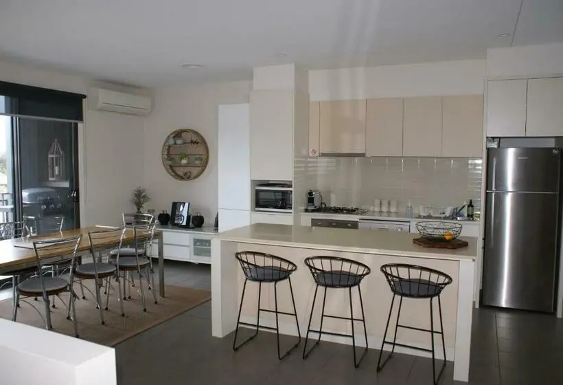 スリーベッドルーム　ヴィラ, Torquay Golf Retreats   Pool, Beach, Tennis, Golf