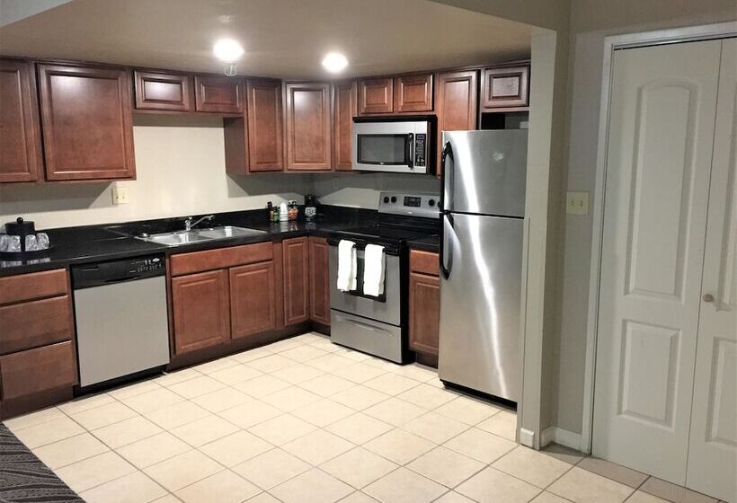 스위트, Best Western Plus Galleria Inn & Suites