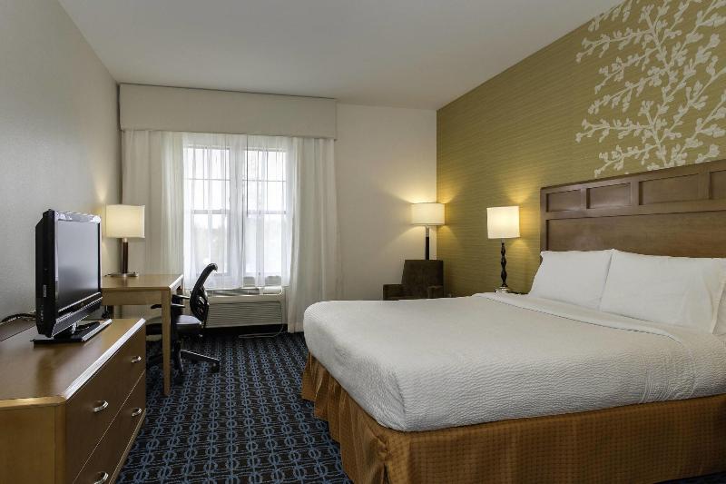 带大床的标准间, Fairfield Inn And Suites Santa Rosa Sebastopol