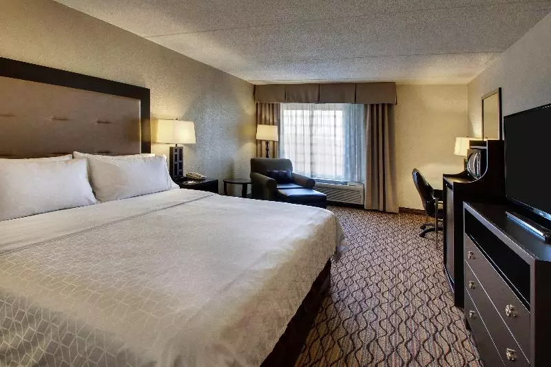 キングサイズベッドのスタンダードルーム, Holiday Inn Express Baltimore Bwi Airport West, An Ihg