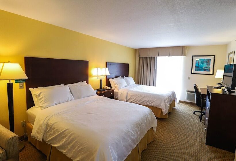 带2个双人床的标准工作室, Holiday Inn Express St Ignace Lake Central, An Ihg