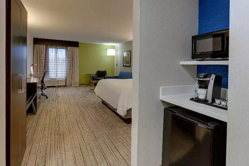 Standard-huone King-vuode, Holiday Inn Express & Suites Troy By Ihg