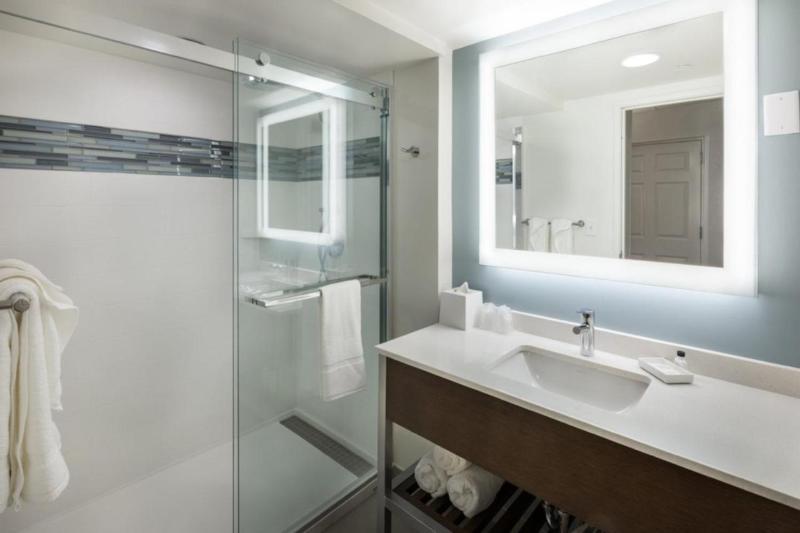 스탠다드 룸, Holiday Inn & Suites Downtown La Crosse