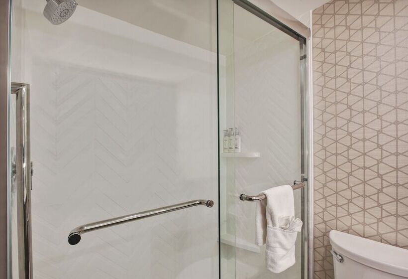 غرفه قياسيه سريرين مزدوجين, Holiday Inn Va Beach Oceanside 21st St, An Ihg