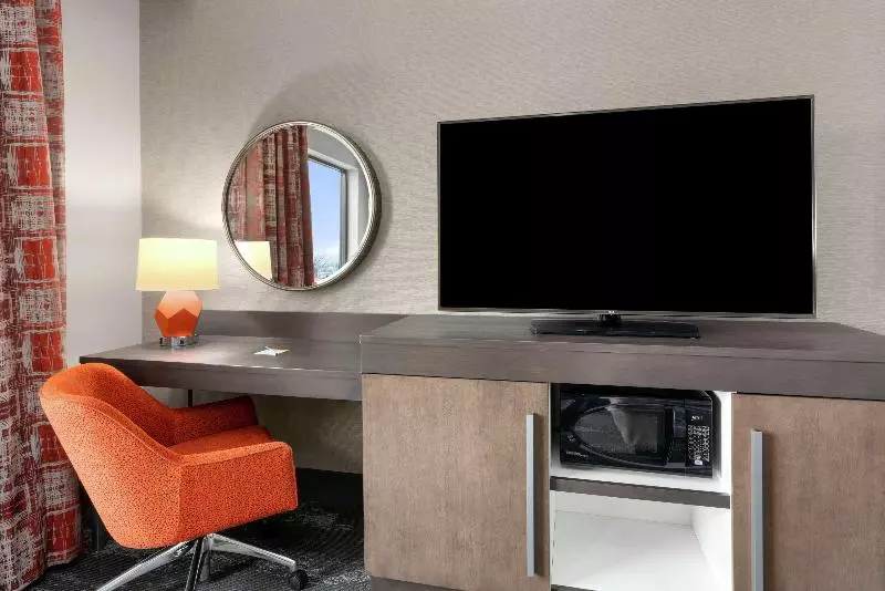 身障者適用キングサイズベッドルーム, Homewood Suites By Hilton Dallasmarket Center