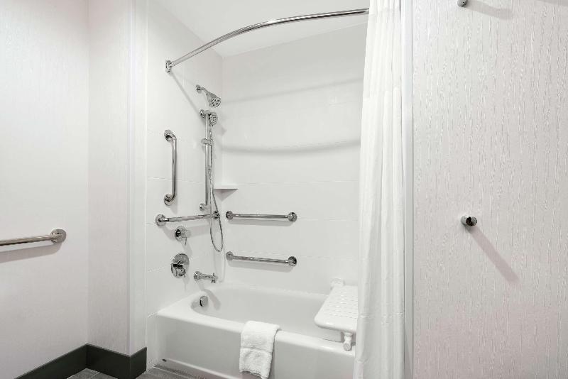适合残疾人士使用的带超级大床的标准间, Homewood Suites By Hilton Dallasmarket Center
