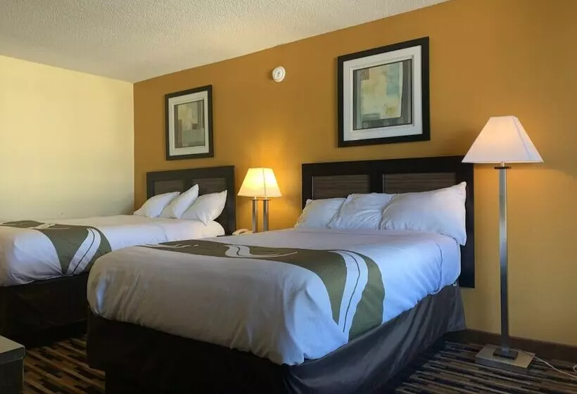 ２ダブルベッドのスタンダードルーム, Quality Inn University Area