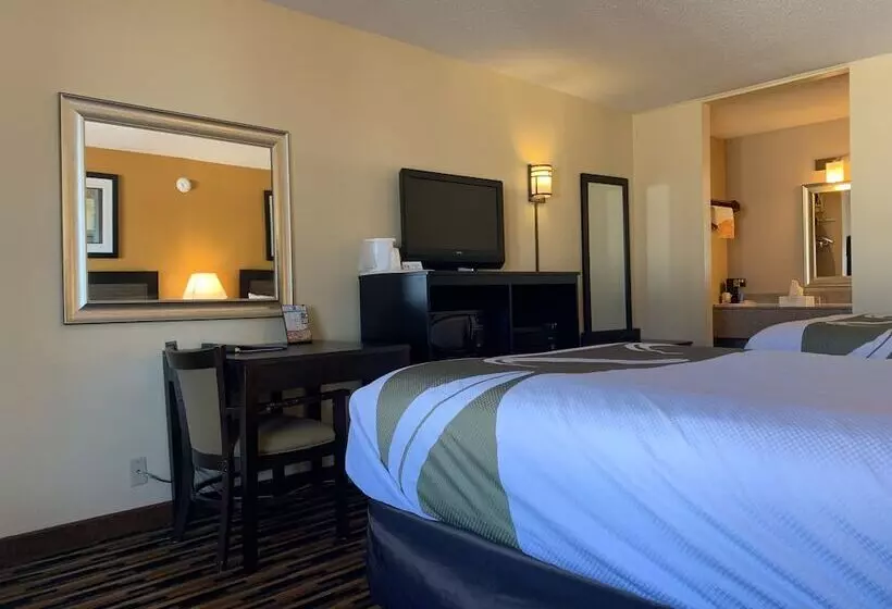 ２ダブルベッドのスタンダードルーム, Quality Inn University Area
