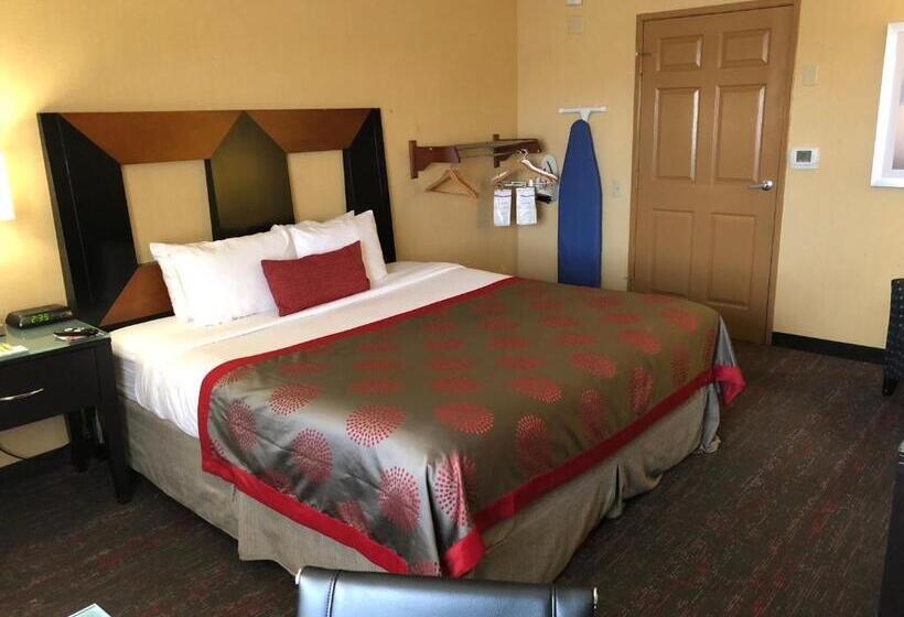 キングサイズベッドのスタンダードルーム, Ramada By Wyndham San Diego National City