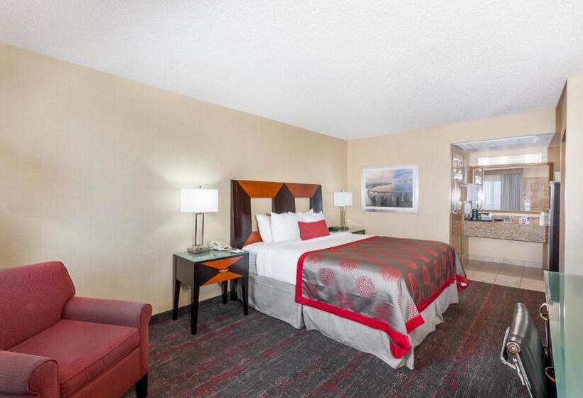 身障者適用キングサイズベッドルーム, Ramada By Wyndham San Diego National City