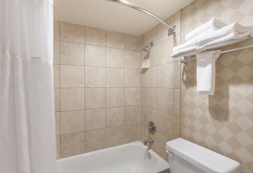 ２ダブルベッドのスタンダードルーム, Ramada By Wyndham San Diego National City