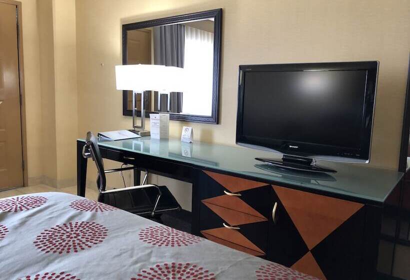 ２ダブルベッドのスタンダードルーム, Ramada By Wyndham San Diego National City