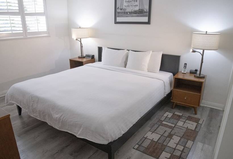 جناح, Magic Castle Hotel