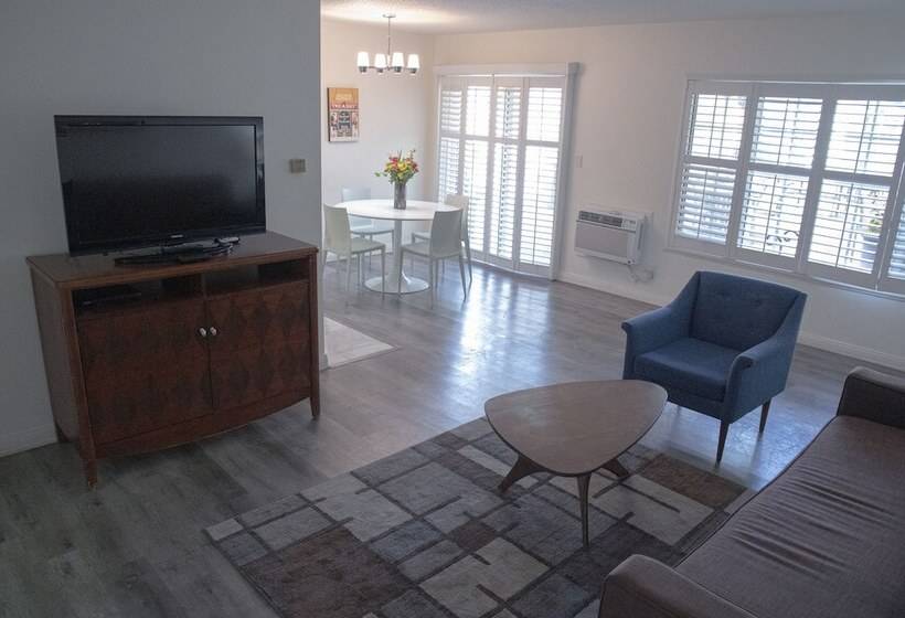 جناح, Magic Castle Hotel