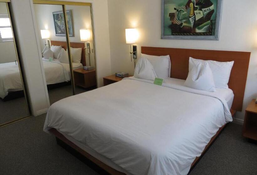 4인용 스탠다드 룸, Magic Castle Hotel
