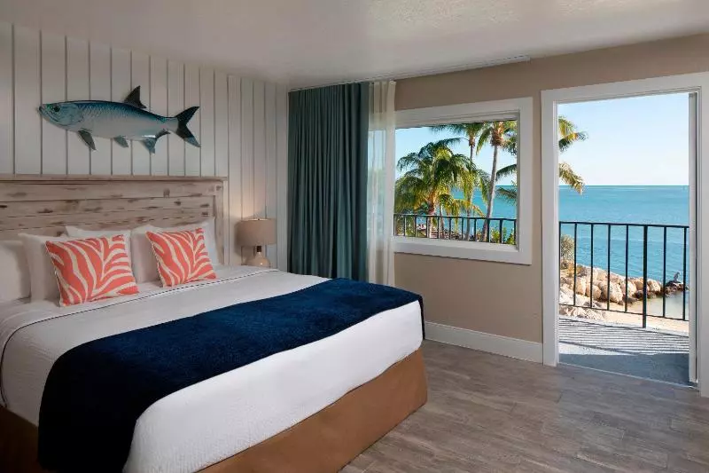 身障者適用キングサイズベッドルーム, Three Waters Resort And Marina, Islamorada, A Tribute Portfolio Resort