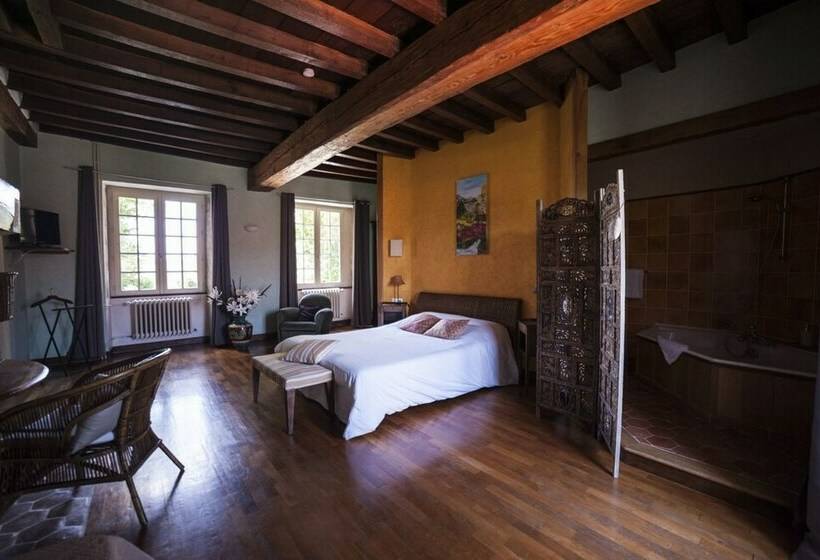 Номер Стандарт, Moulin Madame