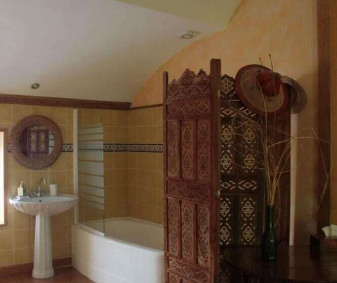 Номер Стандарт, Moulin Madame