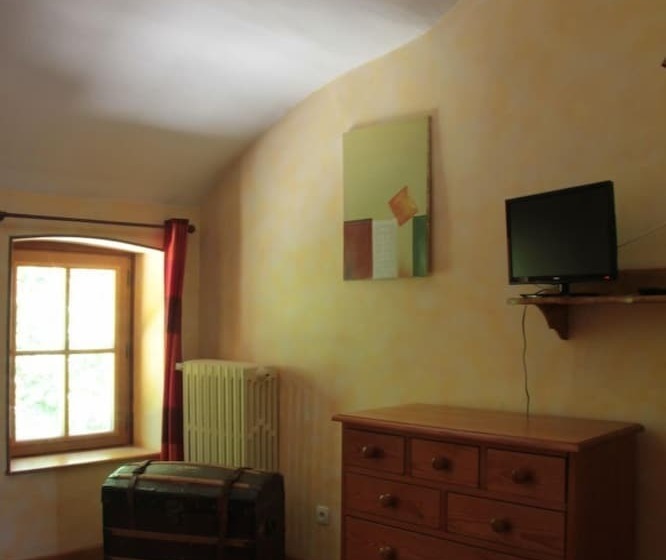 Номер Стандарт, Moulin Madame