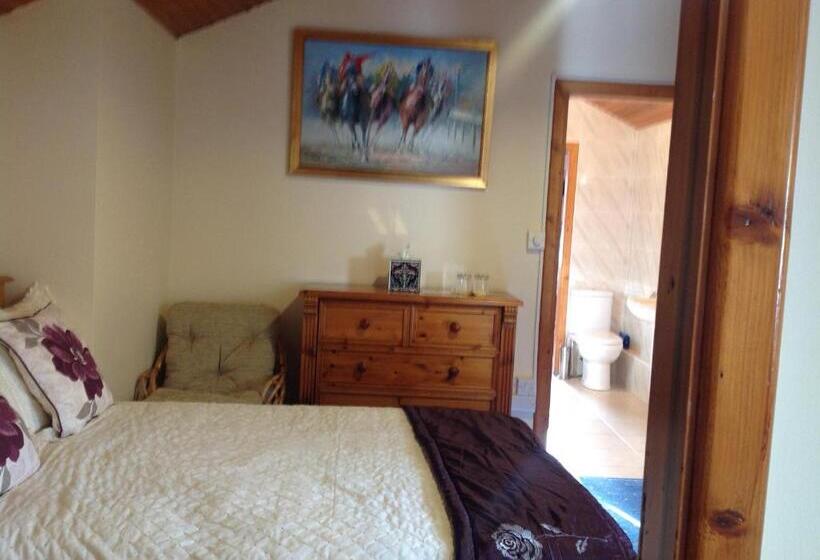 חדר משפחתי, Beech Lodge B&b