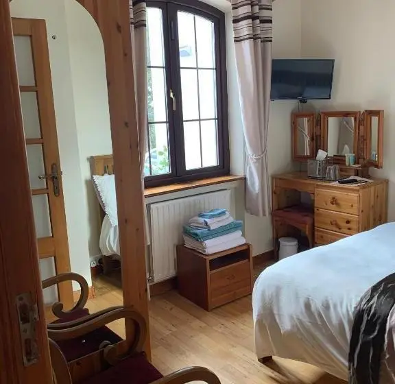 バス共有のスタンダードルーム, Beech Lodge B&b