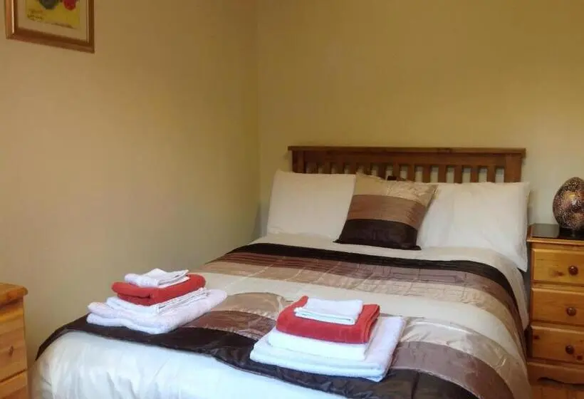 バス共有のスタンダードルーム, Beech Lodge B&b