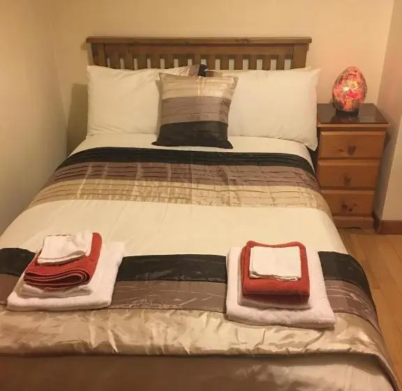バス共有のスタンダードルーム, Beech Lodge B&b