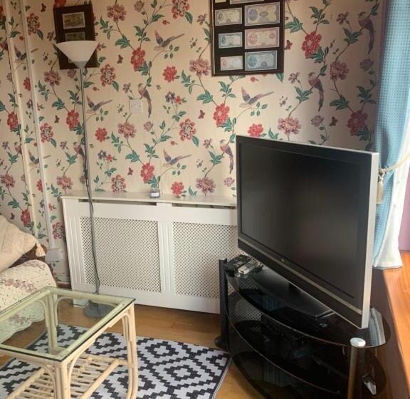 דירת חדר בקומת קרקע, Beech Lodge B&b