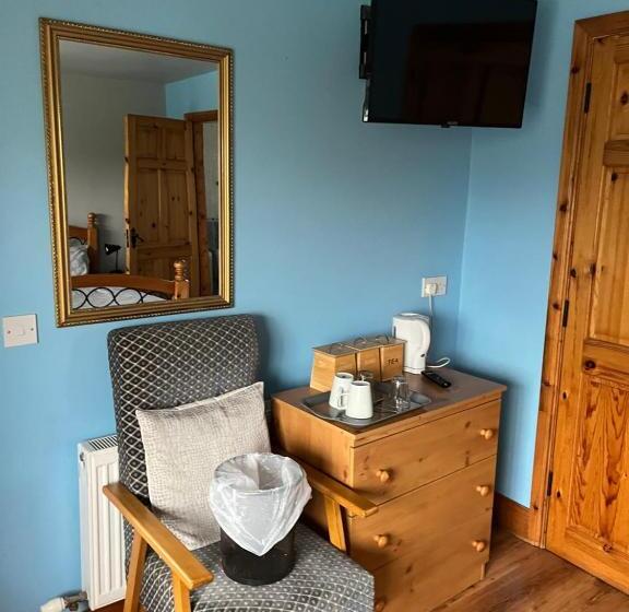 غرفة عائلية, Douglasha House V93rx64