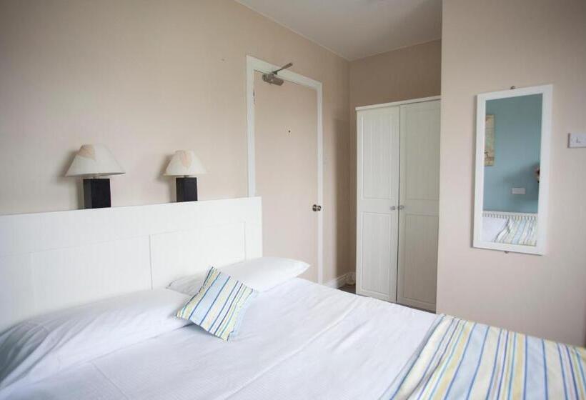 스탠다드 싱글 룸, Fort Conan