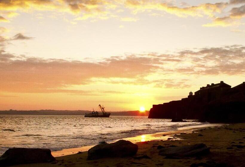 스탠다드 룸, Fort Conan