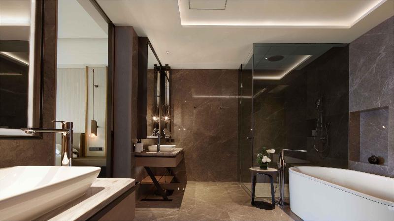 장애인을 위한 스위트, Holiday Inn Express & Suites   Kokomo South, An Ihg