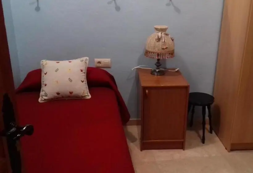 اتاق اکونومی یک تخته, La Castanuela Albayzin