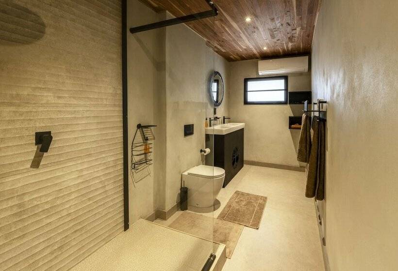 اتاق خانوادگی, Chobe River Lodge