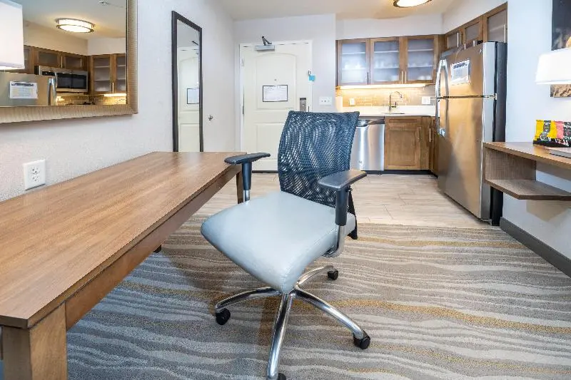 スタンダードスタジオ, Staybridge Suites   Summerville, An Ihg