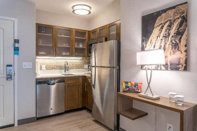 スタンダードスタジオ, Staybridge Suites   Summerville, An Ihg