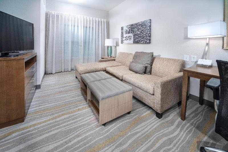 带大床的套房, Staybridge Suites   Summerville, An Ihg