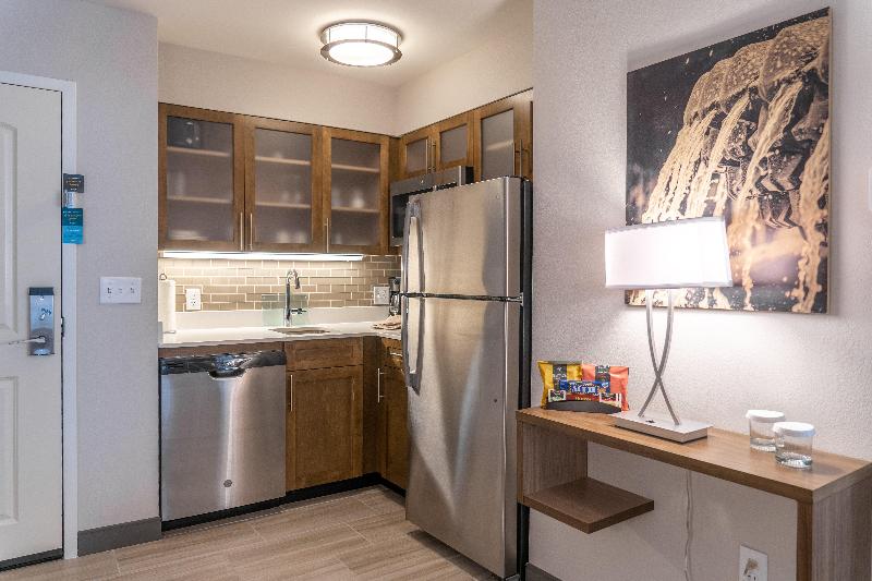 Люкс Кровать Кинг, Staybridge Suites   Summerville, An Ihg