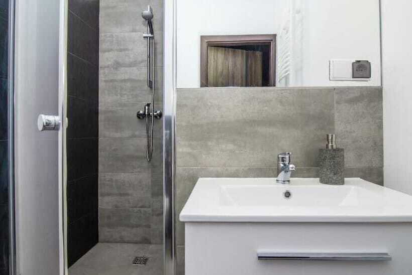 标准间, Black Swan House, Old Town